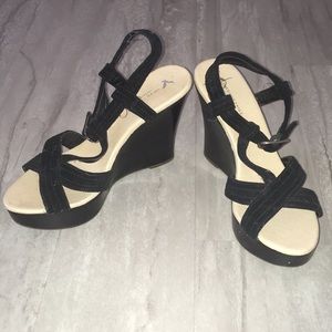 American Eagle Wedges